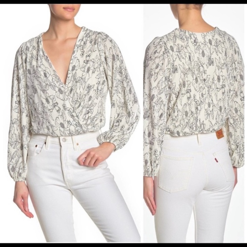 ASTR the Label Plisse Wrap Top Floral XS